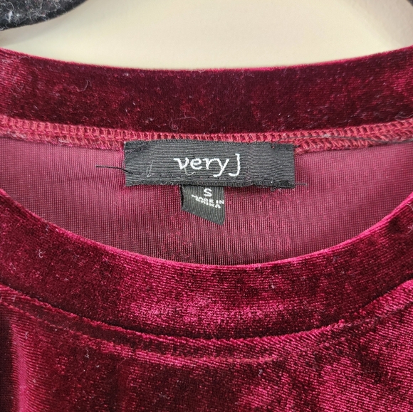 Velvet Maroon Knot Front Top - Picture 4 of 5